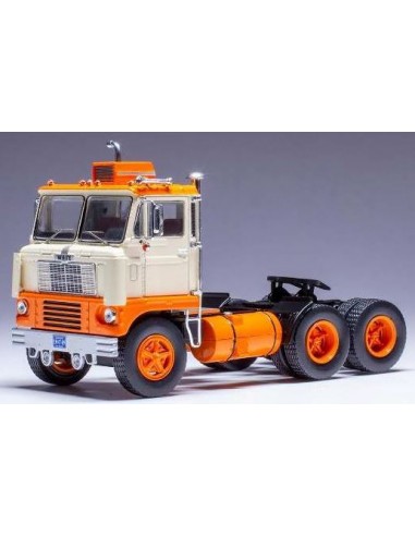 White 7400 1960 Beige 1/43 - TR188 IXO
