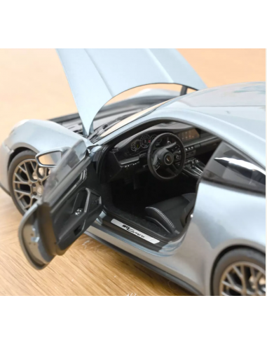 Porsche 911 Carrera 2025 Silver Met...