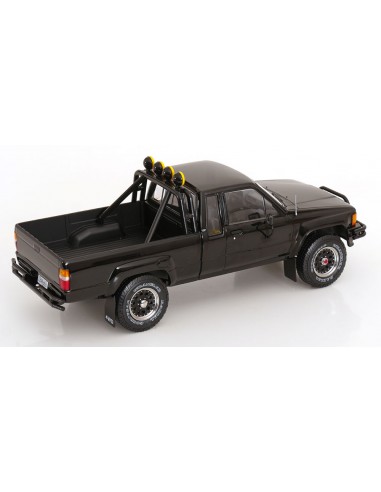Toyota Hilux SR5 1985 Back to the...