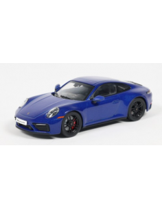 Porsche 992 Carrera 4 GTS...