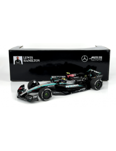 MERCEDES PETRONAS W15 E... 2